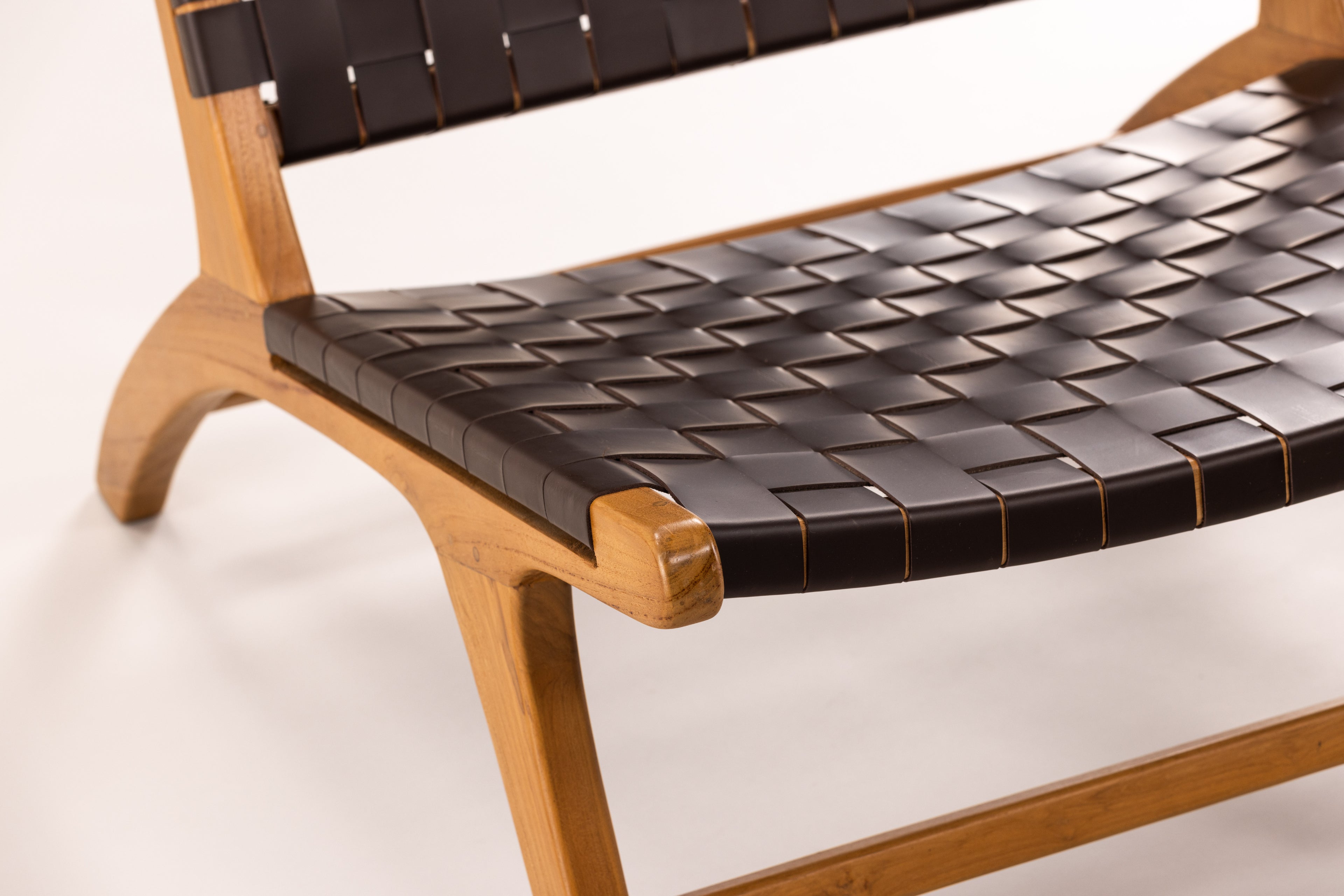 Venture Home - RIKE Lounge Chair