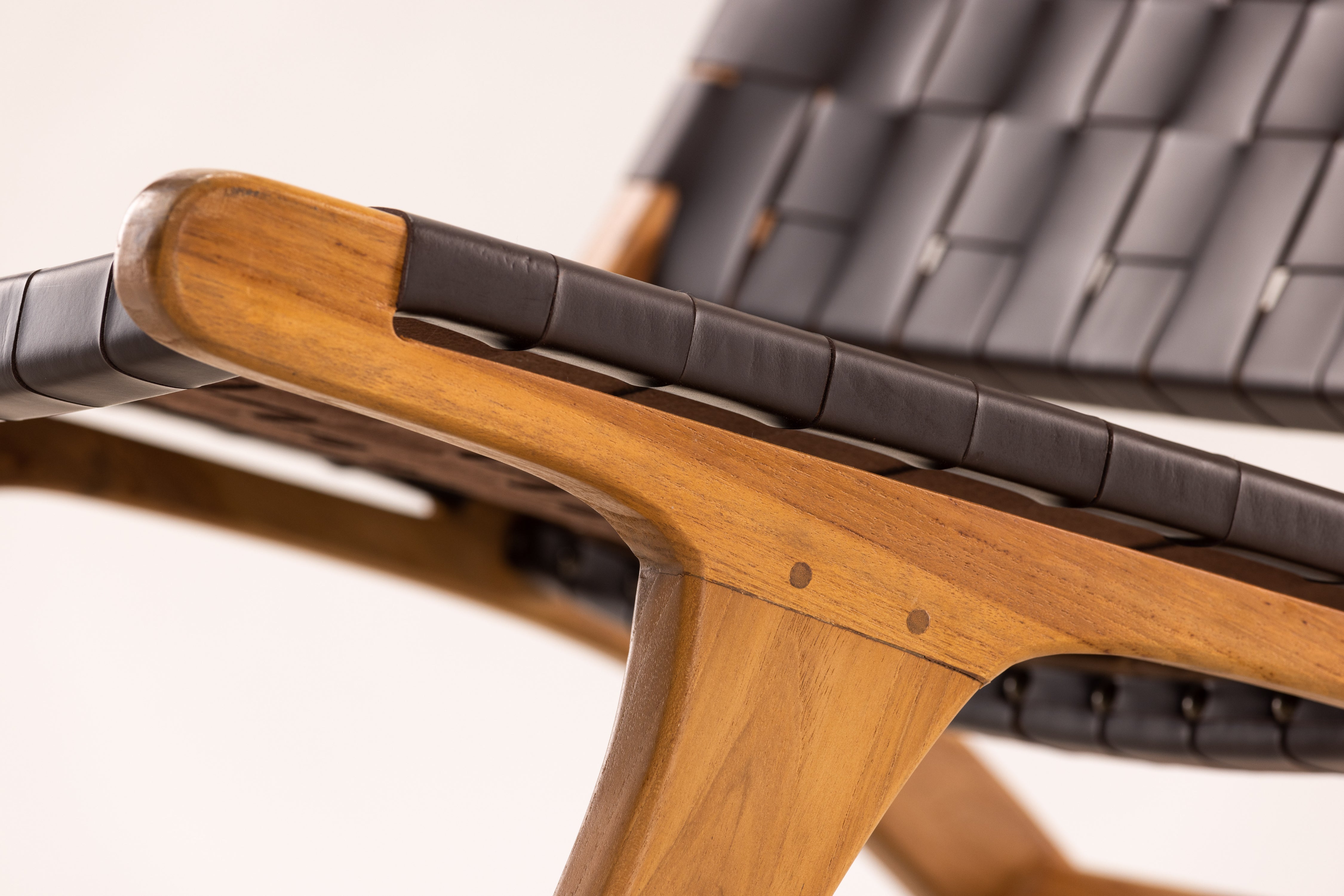 Venture Home - RIKE Lounge Chair
