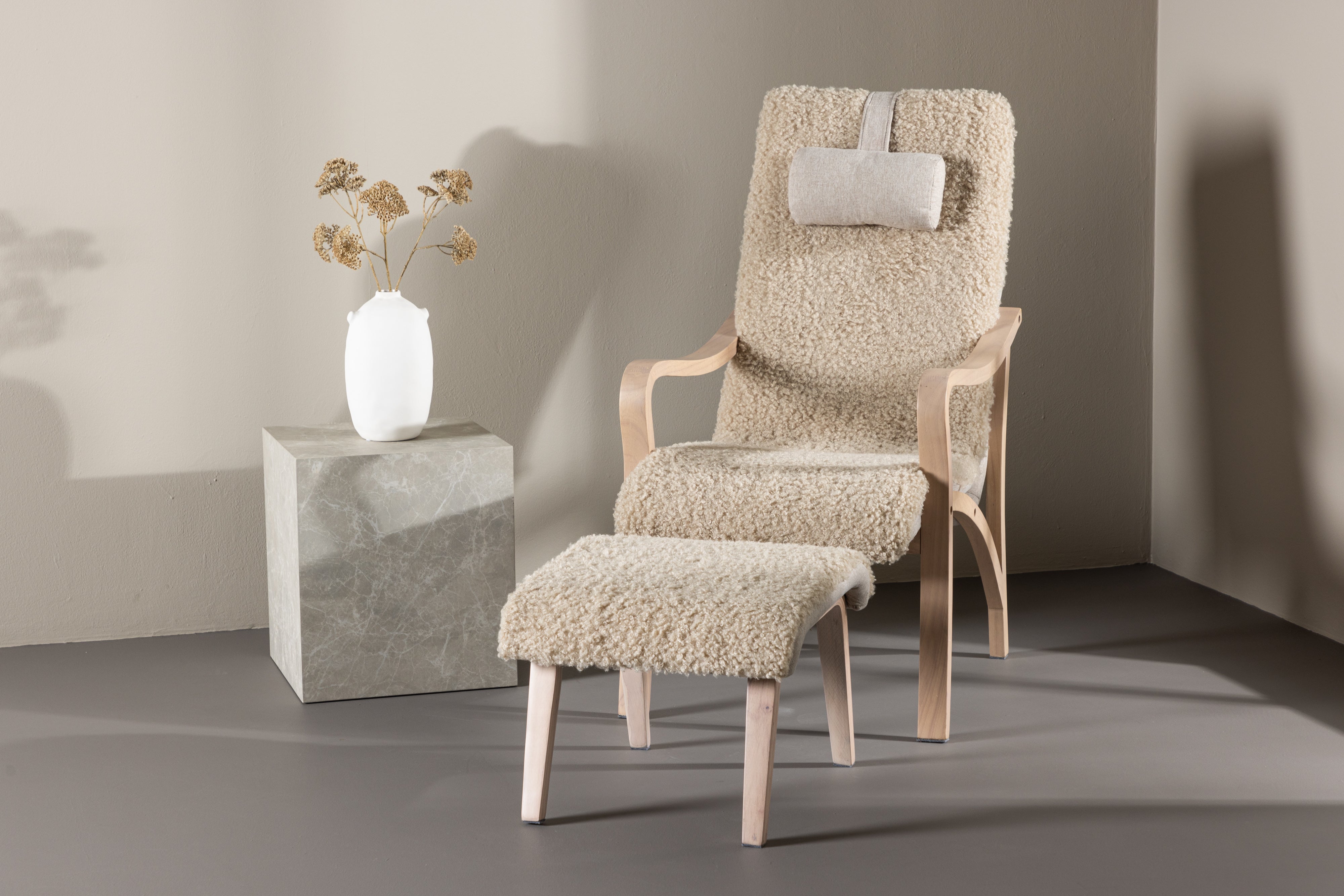 Venture Home - FÅRÖ Beige Armchair