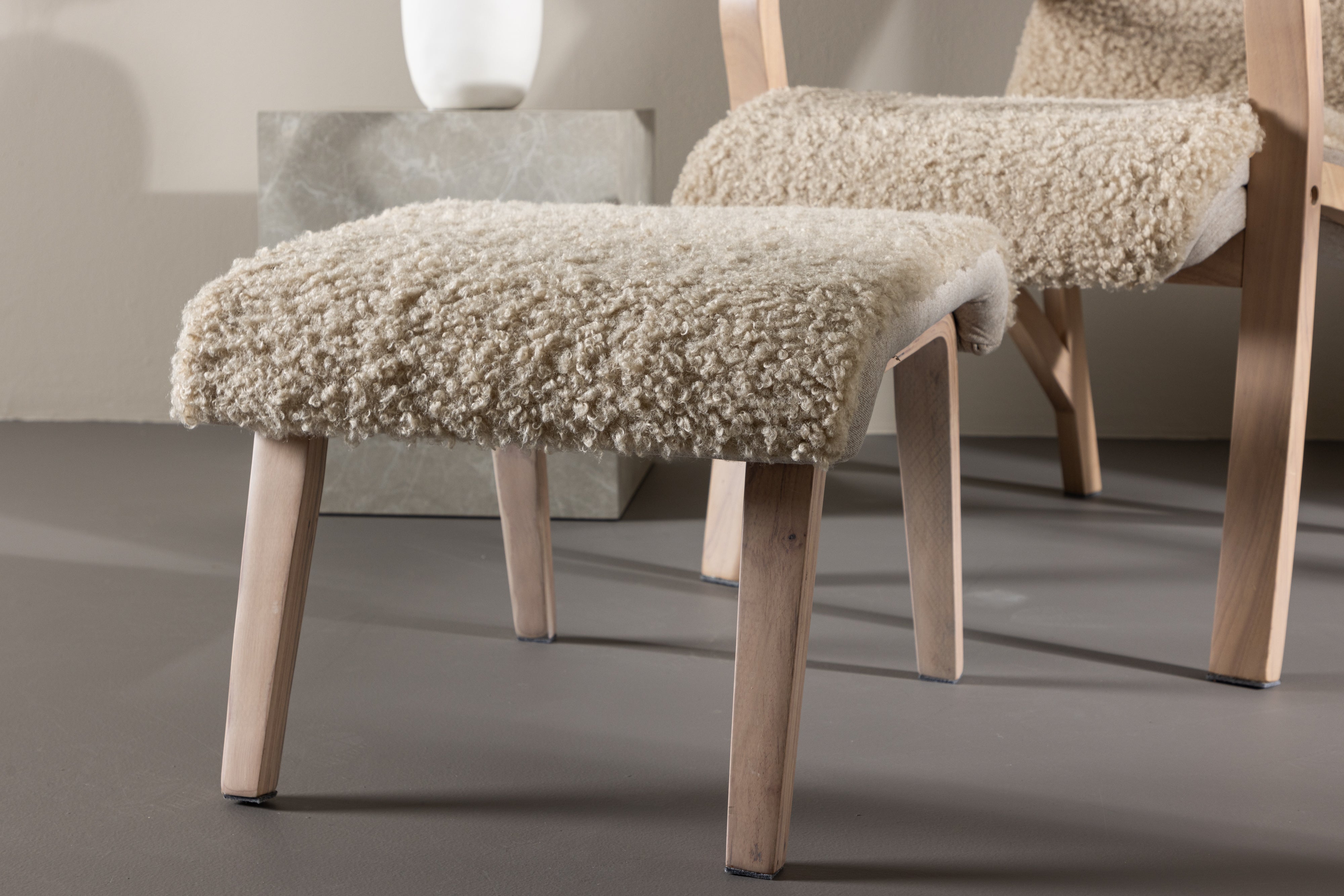 Venture Home - FÅRÖ Beige Armchair