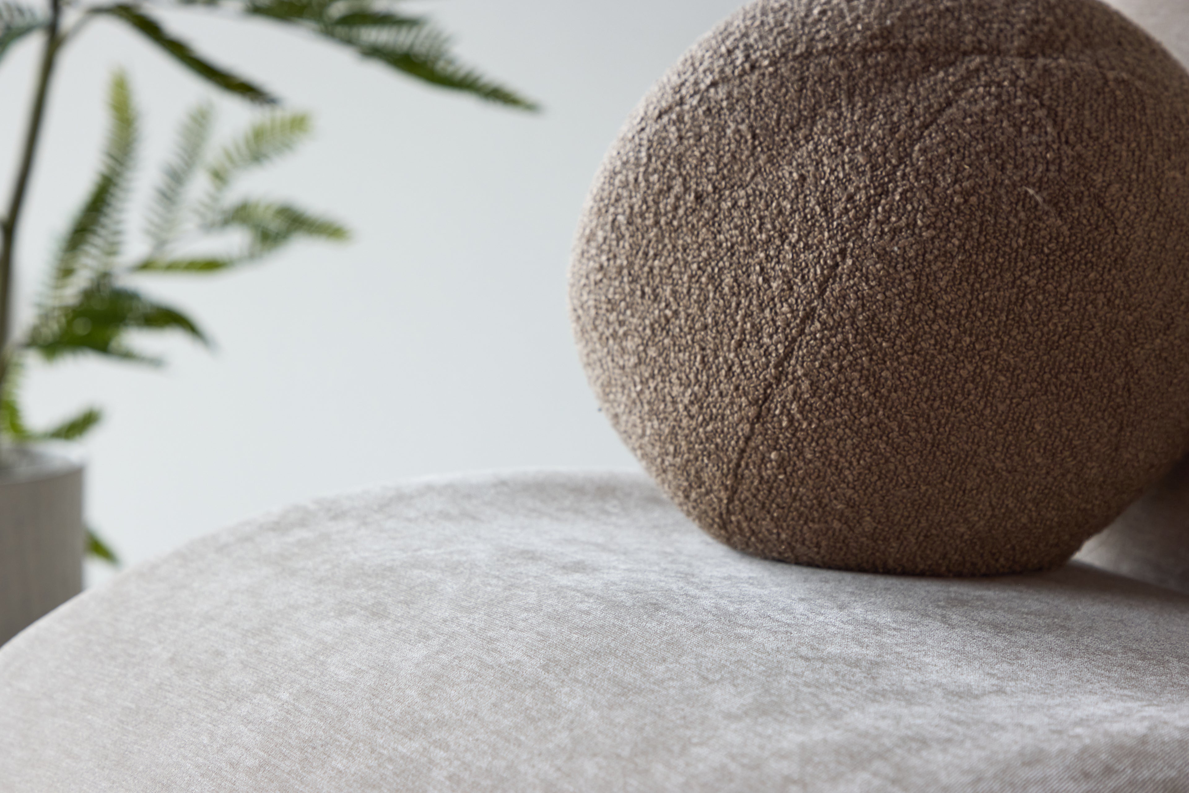 Venture Home - RILE Armchair
