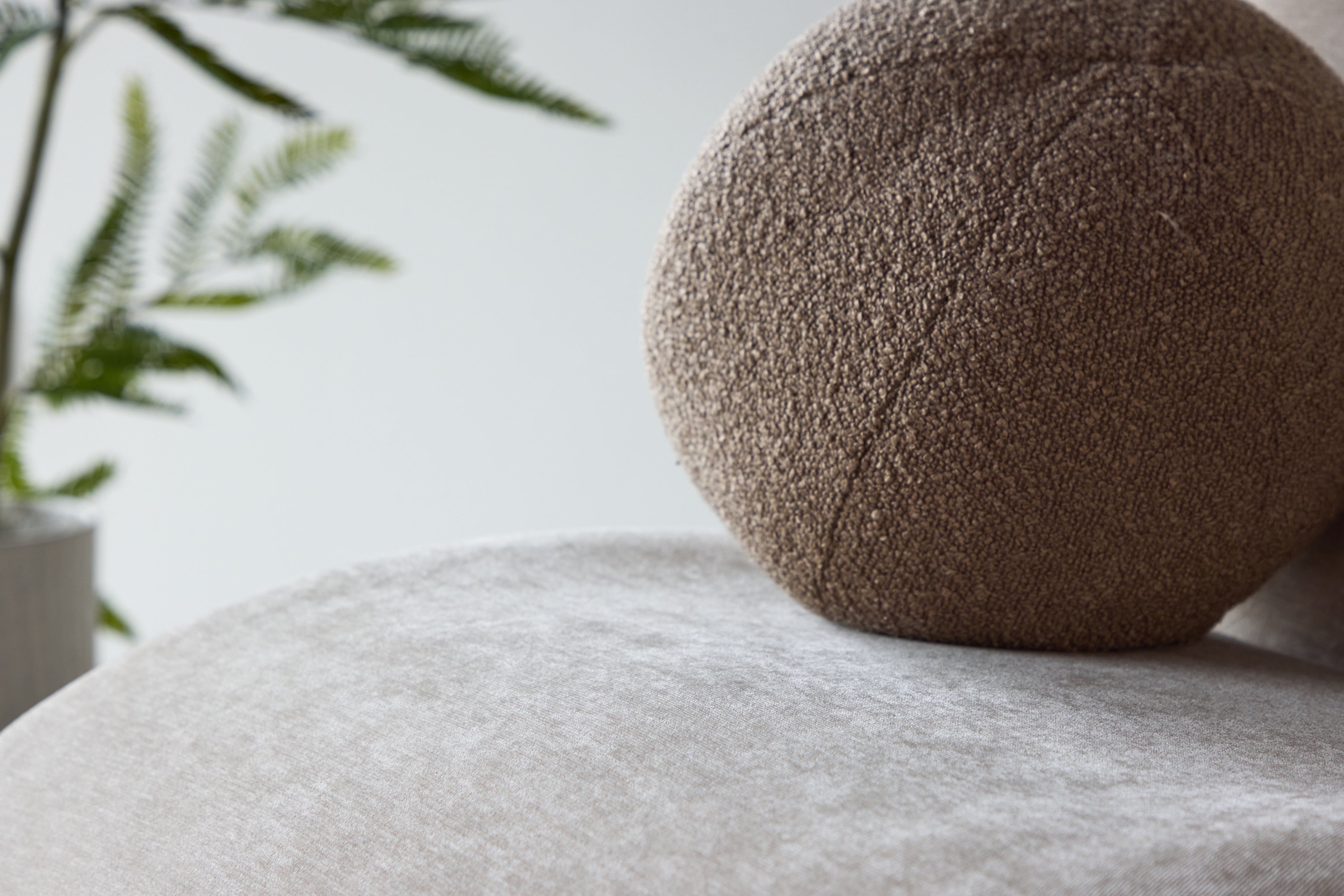 Venture Home - RILE Armchair