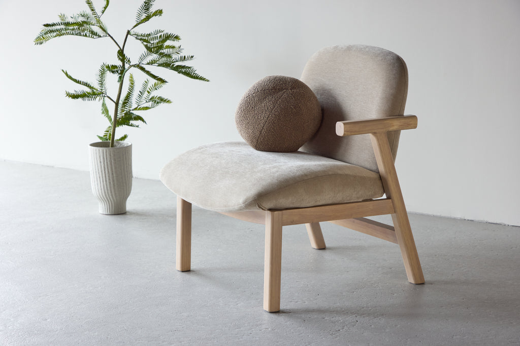 Venture Home - RILE Armchair