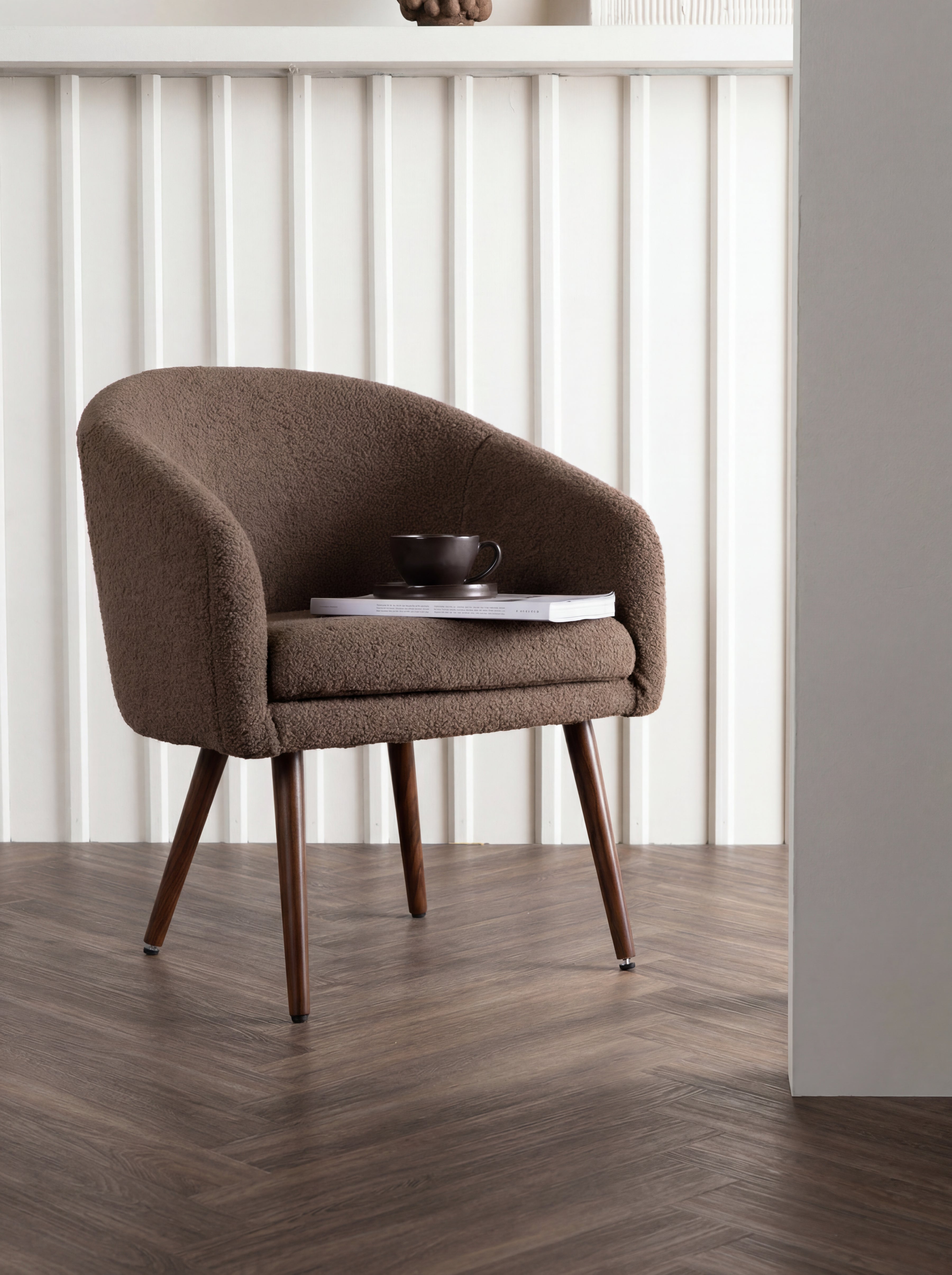 Lounge & Armchairs
